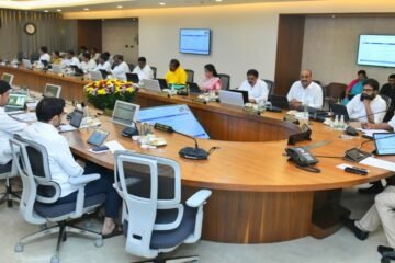 ఆంధ్రప్రదేశ్ క్యాబినెట్ కీలక నిర్ణయాలు – భారీ పెట్టుబడులు, వేలాది ఉద్యోగాలకు గ్రీన్ సిగ్నల్